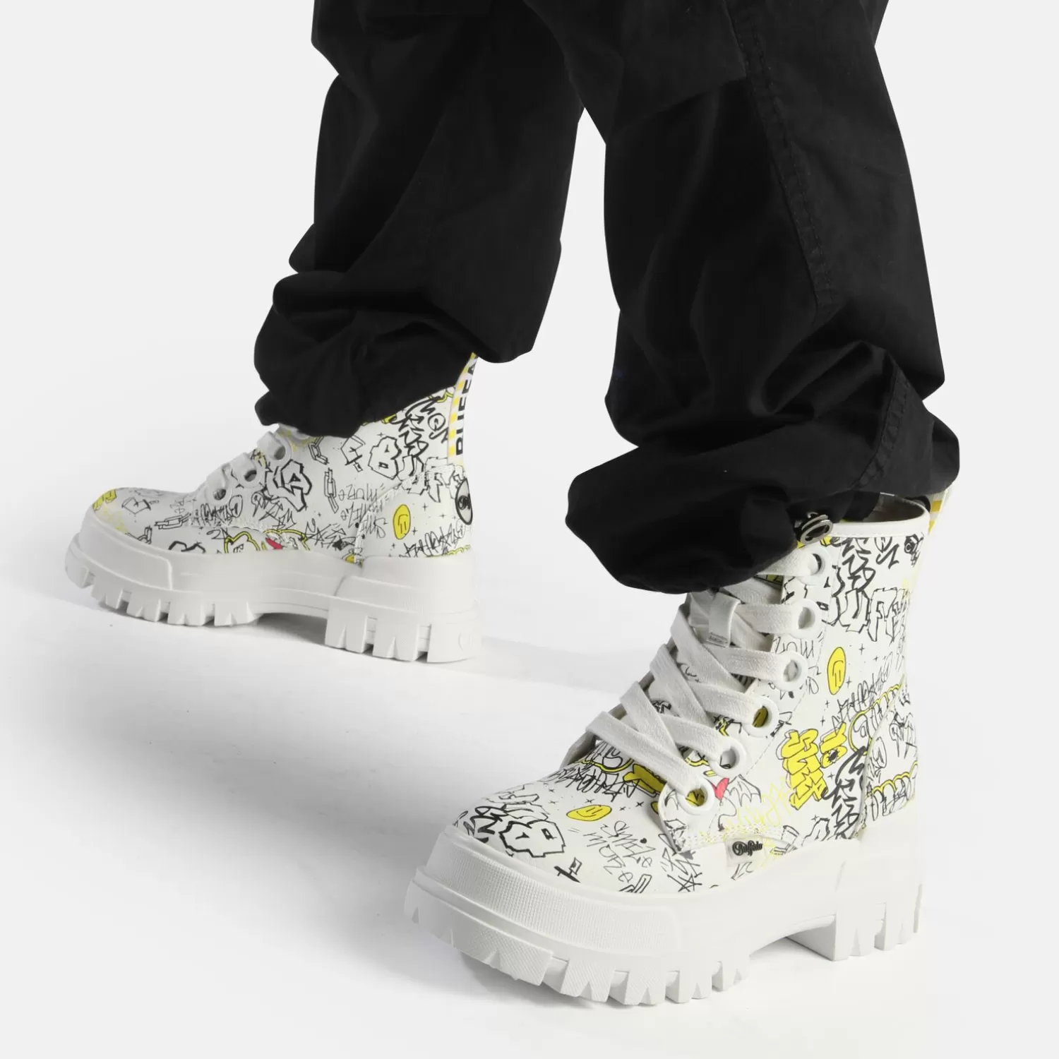 BUFFALO Aspha Lace Up Hi Bottines Veganes Blanc Graffiti Fashion