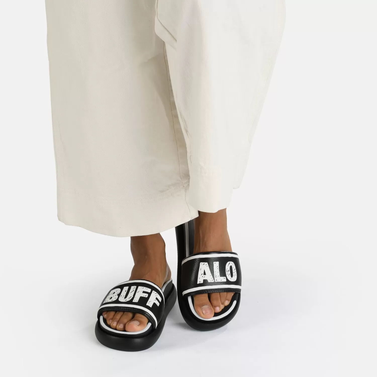 BUFFALO Rey Mules Veganes Noir-Blanc New