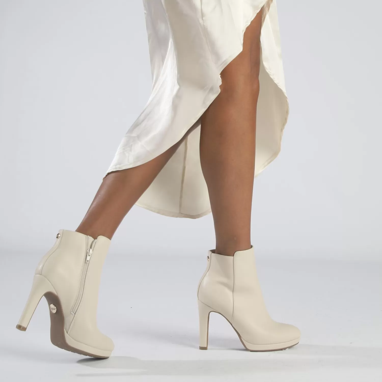 BUFFALO Roxana Bottines Vegan Creme Cheap